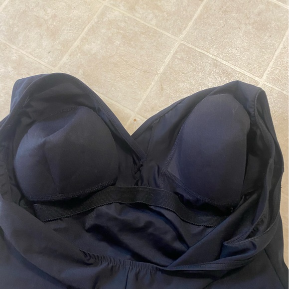 NWT Plus Size Aurora Swim Dress from Miraclesuit in Black, Women’s Plus Size 24W - Picture 6 of 13